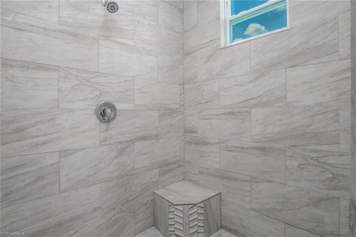 Tiled shower with detail