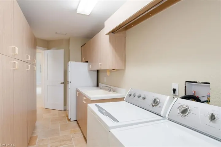 4902 Sw 5th Pl, Cape Coral, Florida 33914
