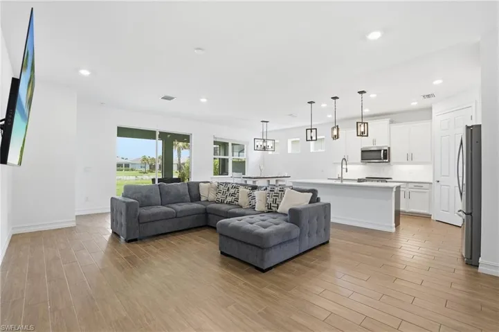 28032 Captiva Shell Loop, Bonita Springs, Florida 34135