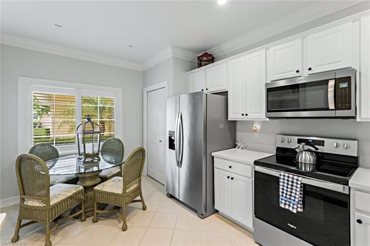 9128  Michael  CIR, Naples, FL 34113