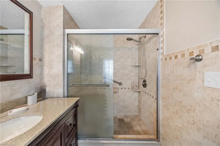 214 Riverwood Rd, Naples, Florida 34114