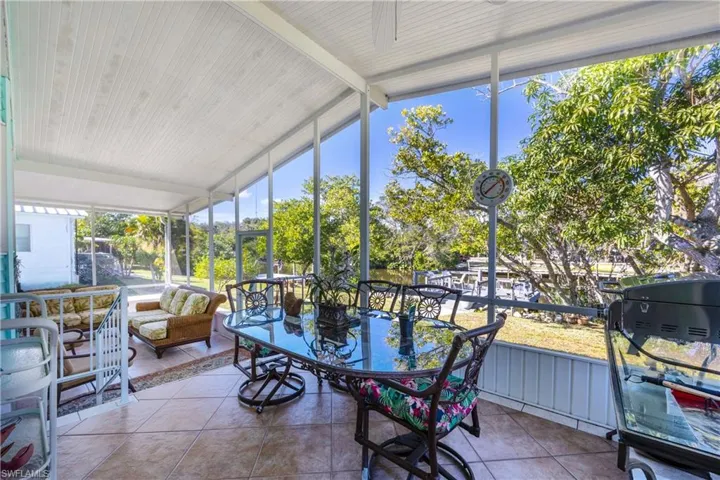 214 Riverwood Rd, Naples, Florida 34114