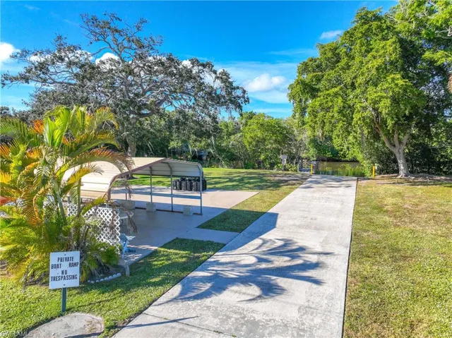 214 Riverwood Rd, Naples, Florida 34114