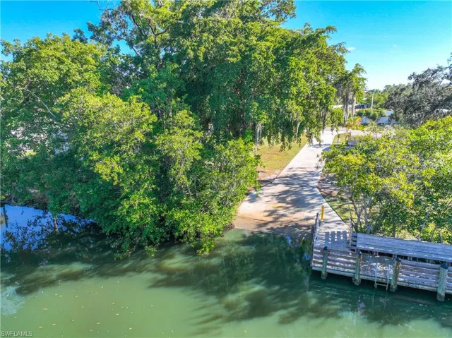 214 Riverwood Rd, Naples, Florida 34114