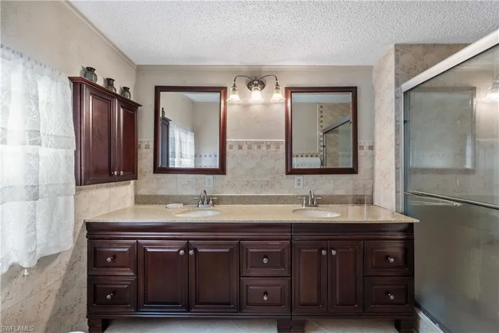214 Riverwood Rd, Naples, Florida 34114