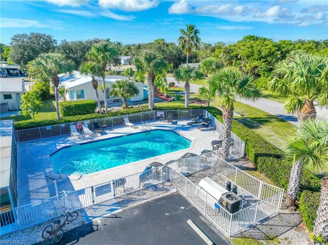 214 Riverwood Rd, Naples, Florida 34114