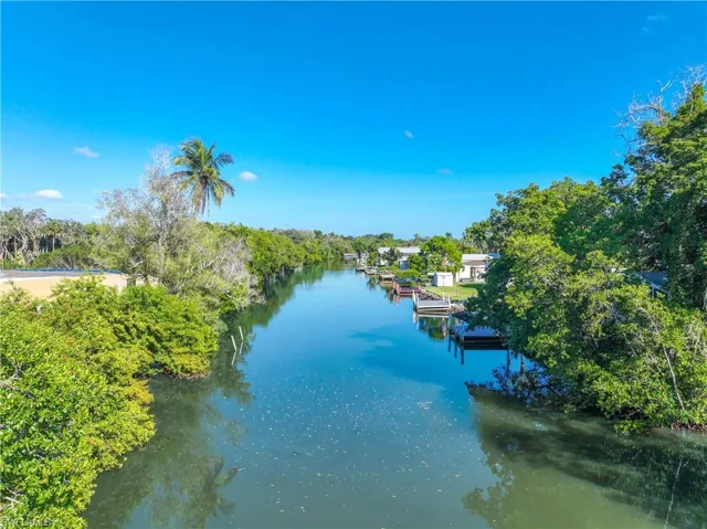 214 Riverwood Rd, Naples, Florida 34114