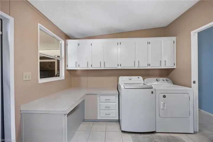 214 Riverwood Rd, Naples, Florida 34114