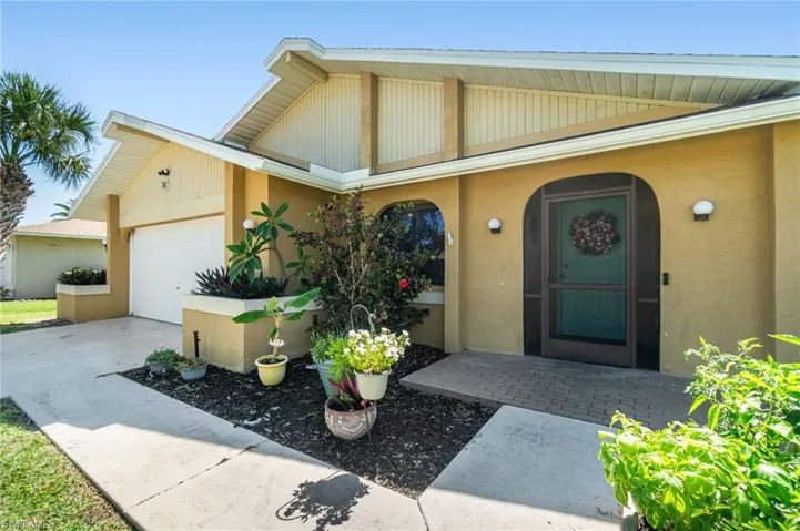 3608 SE 8th  PL, Cape Coral, FL 33904