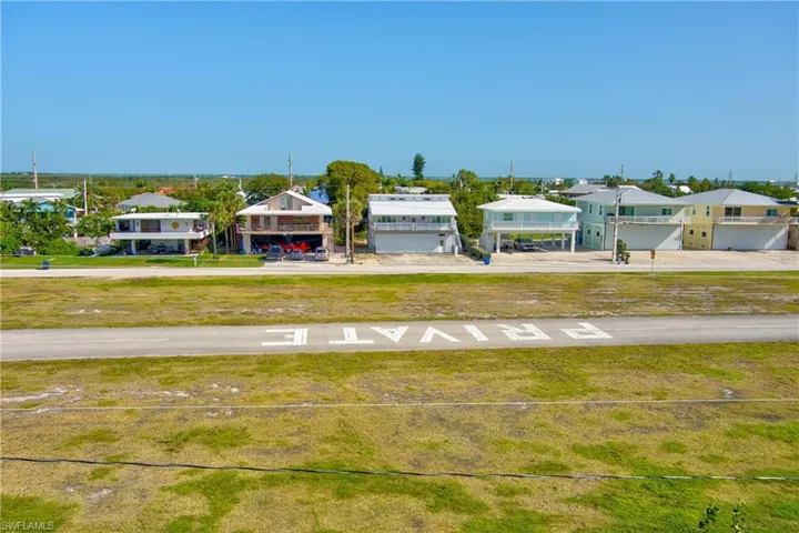 View of yard with a residential view