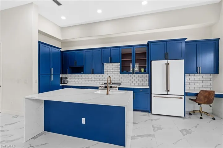 2160  Vardin  PL, Naples, FL 34120