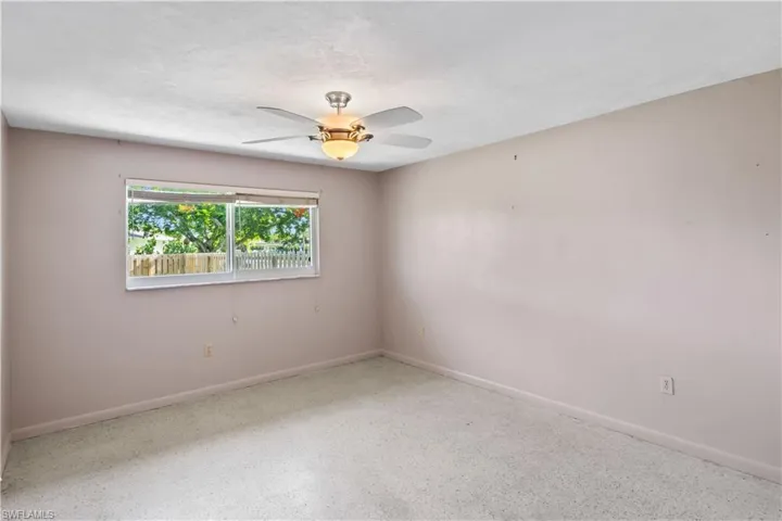Guest bedroom.