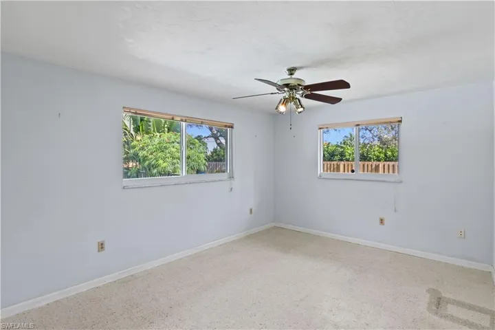 Guest bedroom.