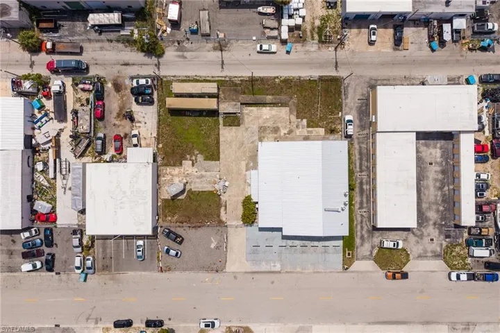 916 Se 14th Ave, Cape Coral, Florida 33990