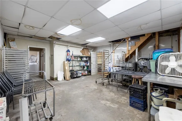 916 Se 14th Ave, Cape Coral, Florida 33990