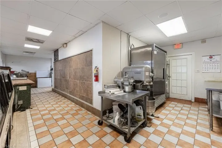 916 Se 14th Ave, Cape Coral, Florida 33990