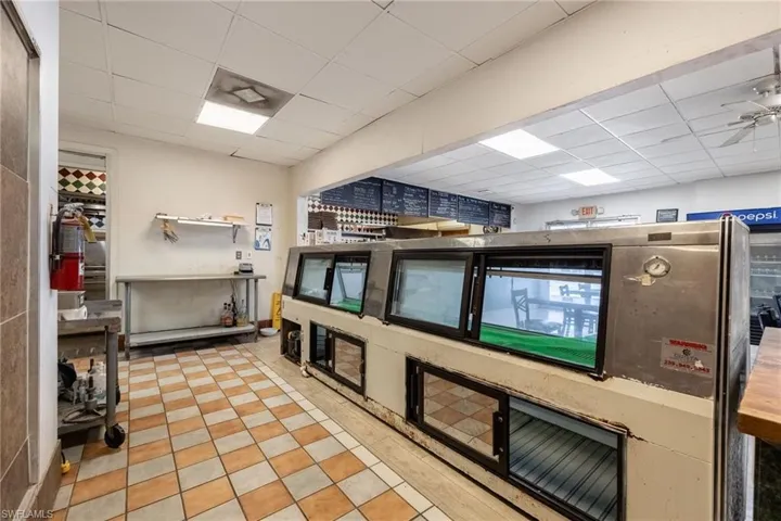 916 Se 14th Ave, Cape Coral, Florida 33990