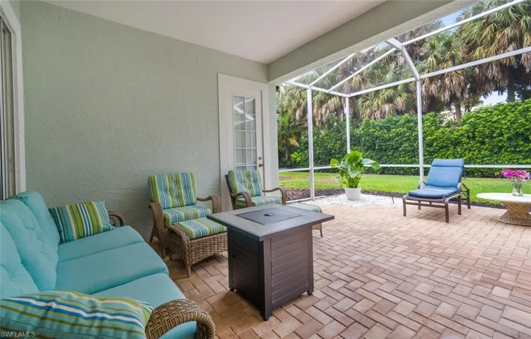 Spacious Lanai , Private Backyard and room for a pool !