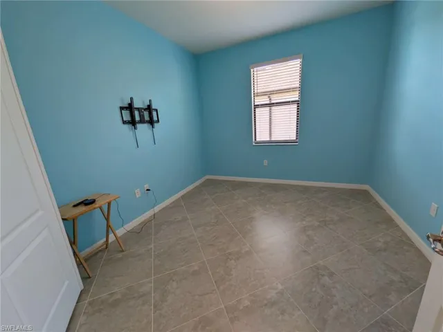 Den / Bedroom#4 possible