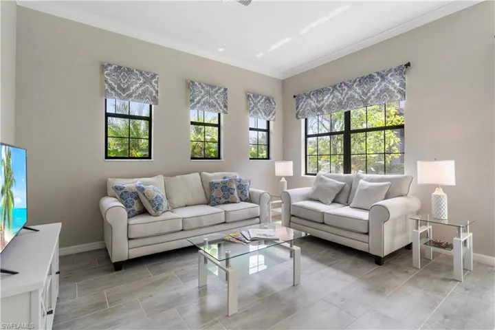 1150  Penrose  CT, Naples, FL 34113