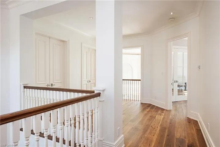 Second floor balcony with upstairs landing
