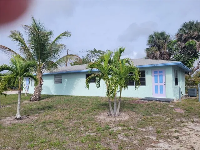 2656 Mangrove St, Naples, Florida 34112