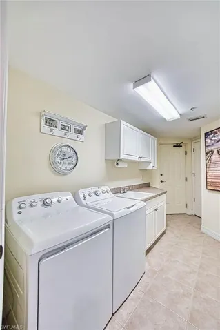 Generous_laundry_wdeep_sink