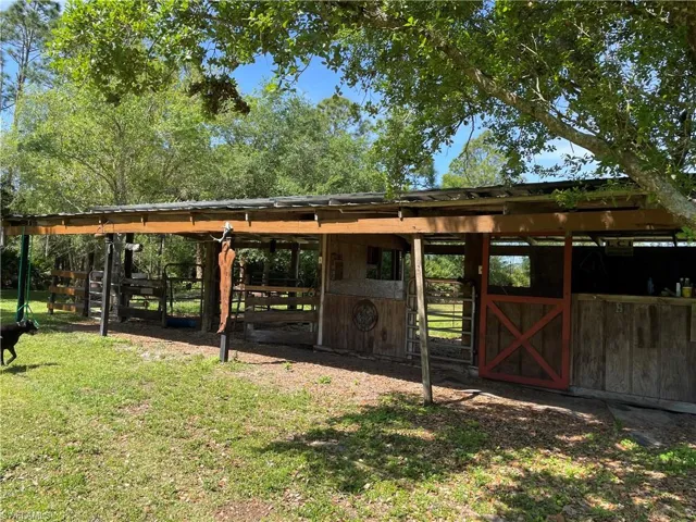 Barn
