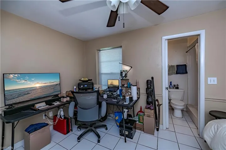 Master bedroom unit 220