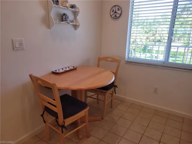 Eat-in kitchen