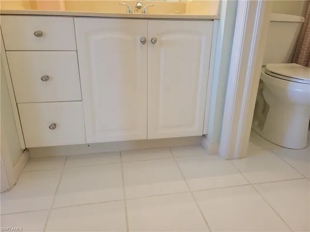 Bath room adjoining bedroom
