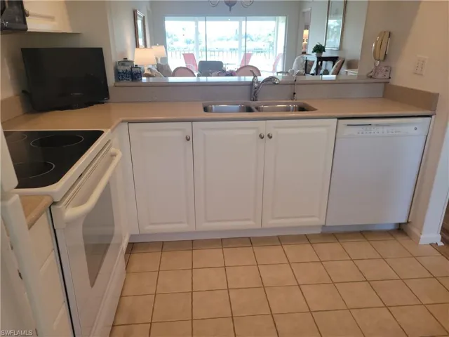 Lots of counter space and open to snack bar
