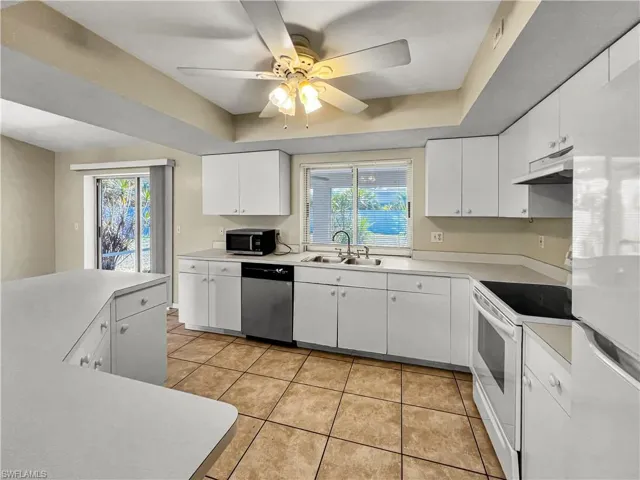 208 SE 17th  ST, Cape Coral, FL 33990