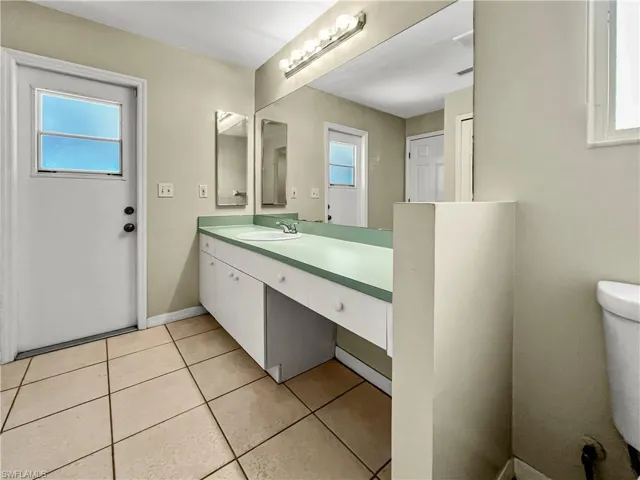 208 SE 17th  ST, Cape Coral, FL 33990