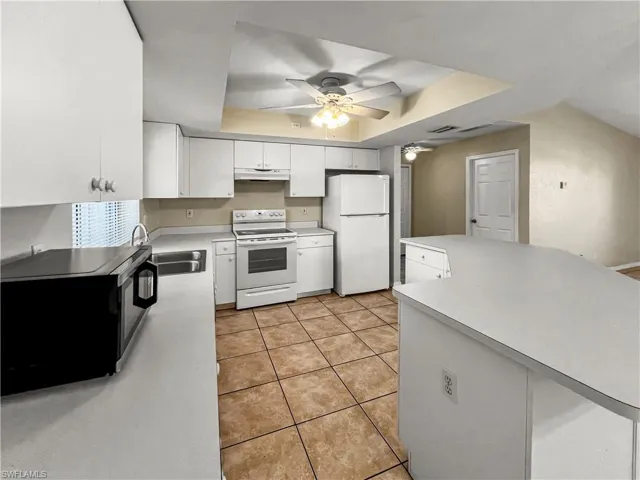 208 SE 17th  ST, Cape Coral, FL 33990