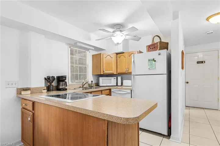 Fully equipped kitchen in lower-level