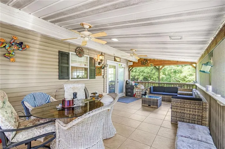Screened lania/patio