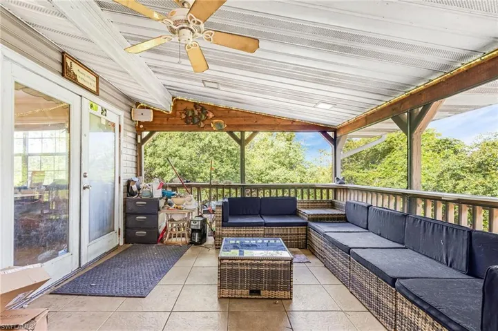 Screened patio/lanai