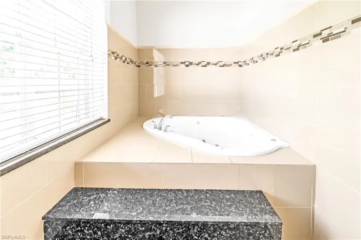 3420 72nd Ave Ne, Naples, Florida 34120