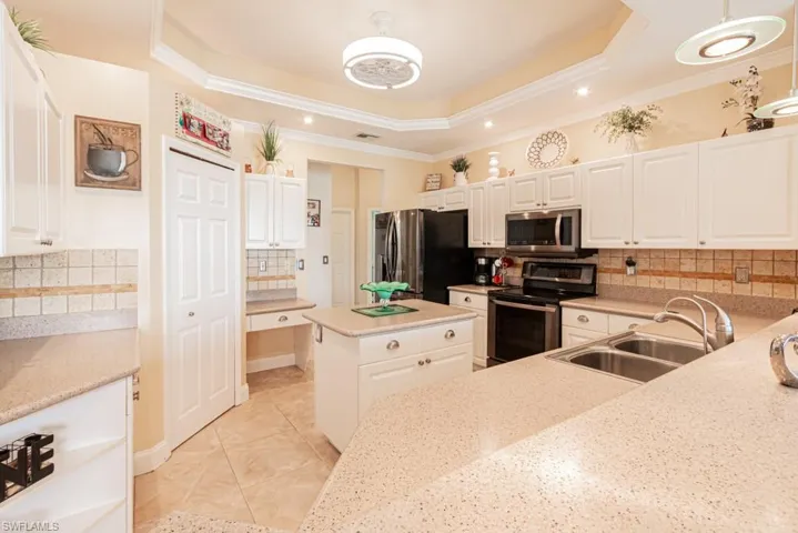 752  Grand Rapids  BLVD, Naples, FL 34120