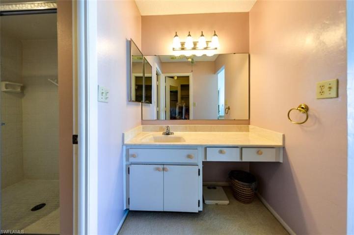 OWNER'S SUITE BATH