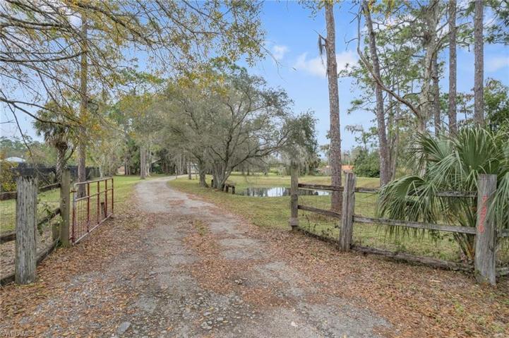 Drive way to the property.