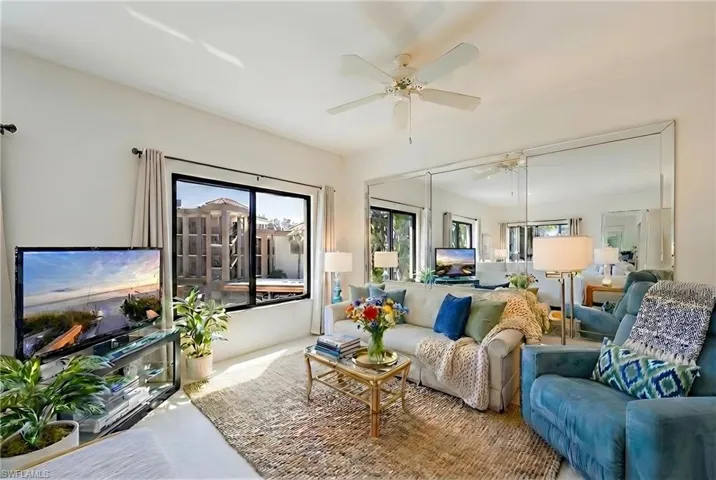 Living area with a ceiling fan