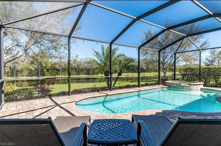 2930 Aviamar Cir, Naples, Florida 34114