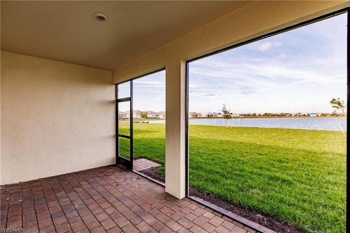 919 Stonewater Lake TER, CAPE CORAL FL 33993