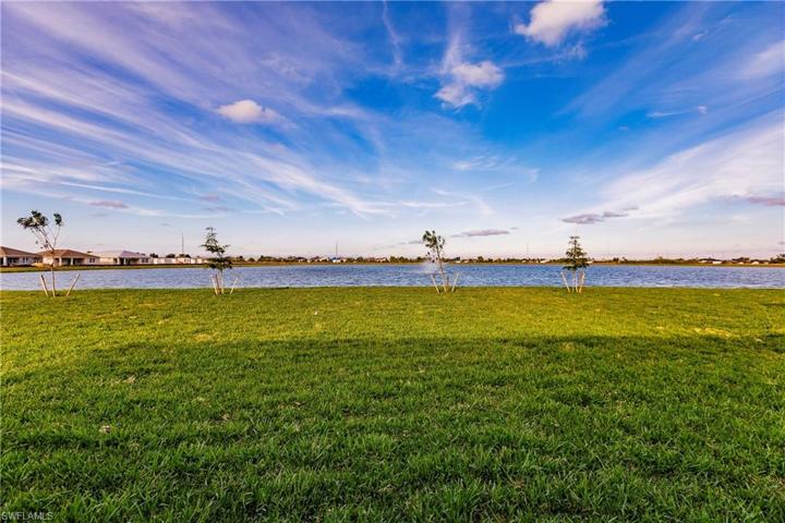 919 Stonewater Lake TER, CAPE CORAL FL 33993