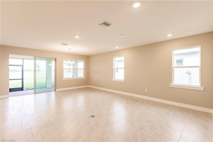 919 Stonewater Lake TER, CAPE CORAL FL 33993