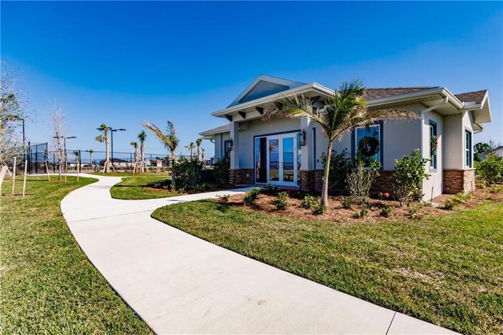 919 Stonewater Lake TER, CAPE CORAL FL 33993
