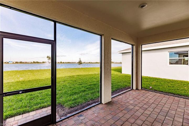 919 Stonewater Lake TER, CAPE CORAL FL 33993