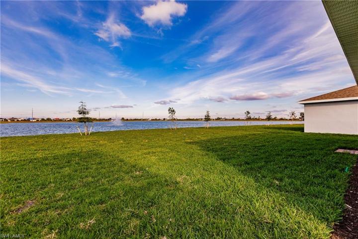 919 Stonewater Lake TER, CAPE CORAL FL 33993